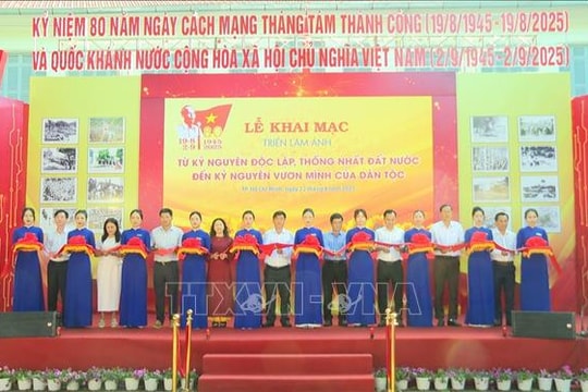 Triển lãm ảnh với góc nhìn chân thực, sống động về Bác Hồ và Thành phố Hồ Chí Minh