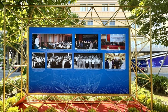 Khai mạc triển lãm ảnh '80 năm Ngoại giao Việt Nam: Vinh dự và tự hào'