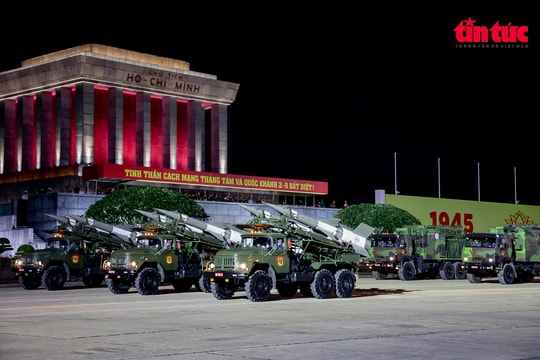 Sau 40 năm, dàn khí tài 'khủng' lại diễu hành trên Quảng trường Ba Đình