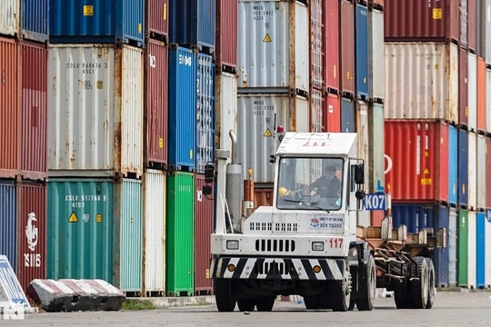 Đứng trước cơ hội "hái ra tiền" mà nhân lực logistics Việt vẫn thiếu, yếu