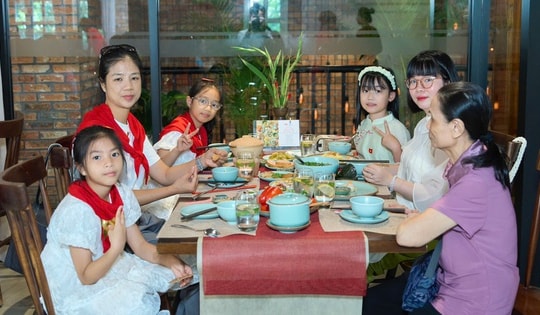 "Bữa cơm Tết Độc lập" đánh thức những ký ức lịch sử