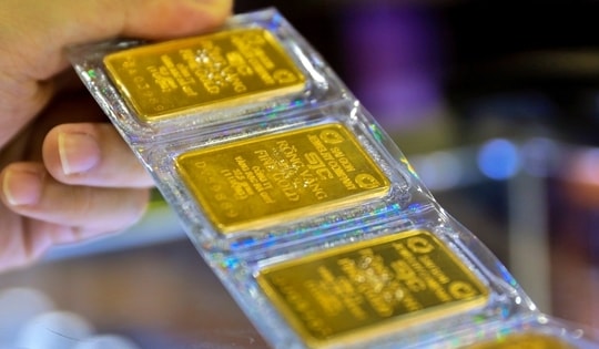 Thủ tướng: Không để xảy ra tình trạng thao túng thị trường vàng