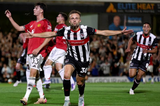 Man United bị loại khỏi Cúp liên đoàn bởi đội bóng ở giải hạng 4