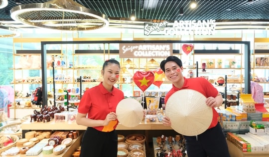 Món quà đặc biệt cho hành khách tên Quốc, Khánh, Tự, Hào, Việt, Nam dịp Quốc khánh 2-9