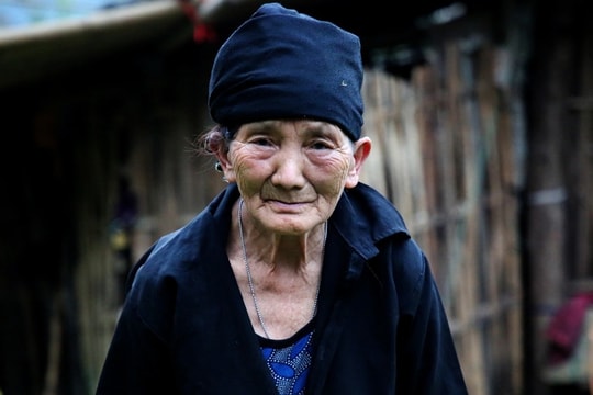 Nỗi đau mất 6 người con, chồng ruồng bỏ và ước mơ lạ đời của bà lão nghèo