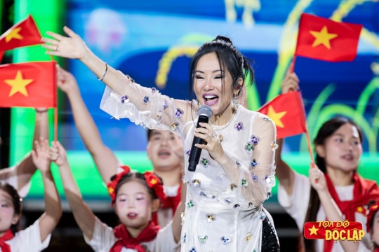 Hồng Nhung, Chillies hòa giọng cùng khán giả ở 'Tự Hào Bản Sắc Việt'