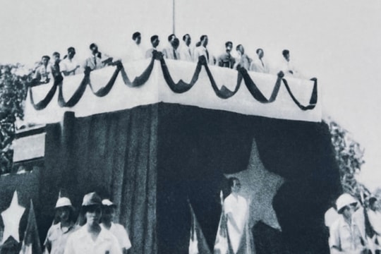 Lễ đài Tuyên ngôn độc lập 2/9 được lắp đặt thần tốc thế nào?