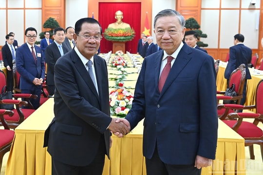 Tổng Bí thư Tô Lâm gặp Chủ tịch Đảng Nhân dân Campuchia Hun Sen