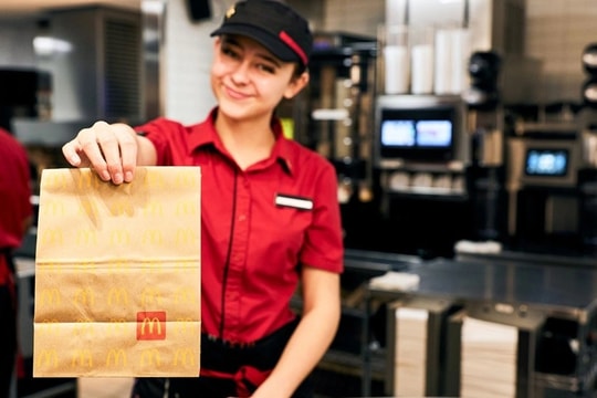 Cứ 12 người Australia có một người học bài học đầu đời ở McDonald's?