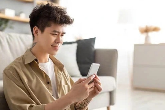 Vô tình thấy ảnh cưới của bạn gái cũ, tôi bật khóc nhớ lại một điều