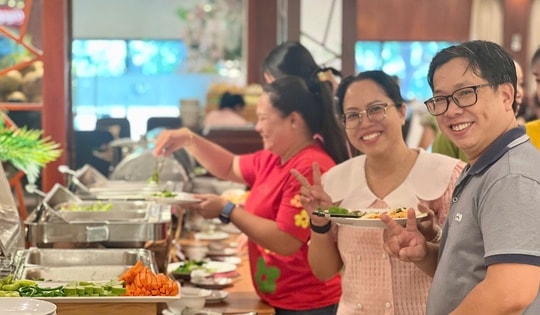 Buffet chay ở TP HCM đắt khách dịp lễ 2-9