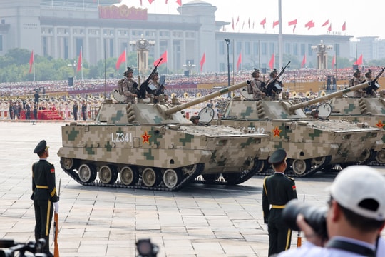 Trực tiếp: Trung Quốc duyệt binh lớn chưa từng thấy, nhiều vũ khí lần đầu xuất hiện