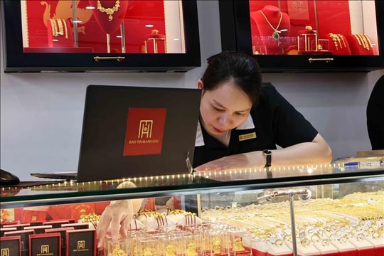 Giá vàng SJC đắt hơn thế giới hơn 21 triệu đồng/lượng, thận trọng việc việc ‘lướt sóng’