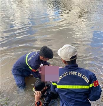 Quảng Trị: Chơi dưới gầm cầu, hai em nhỏ đuối nước thương tâm