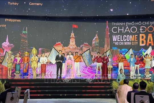 Rực rỡ 'Đêm Việt Nam'