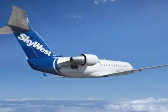 Máy bay chở khách rơi tự do 1.200m gần một phút, 2 hành khách bị thương