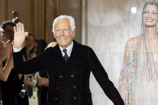 Nhà thiết kế thời trang huyền thoại Giorgio Armani qua đời