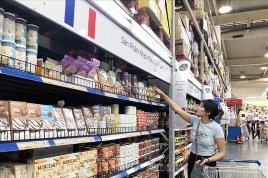 Giám sát chặt chẽ biến động giá cả thị trường