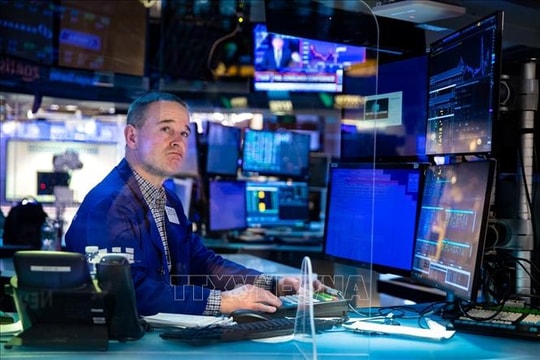 Động lực từ Alphabet, Apple kéo các chỉ số Nasdaq Composite và S&P 500 tăng điểm