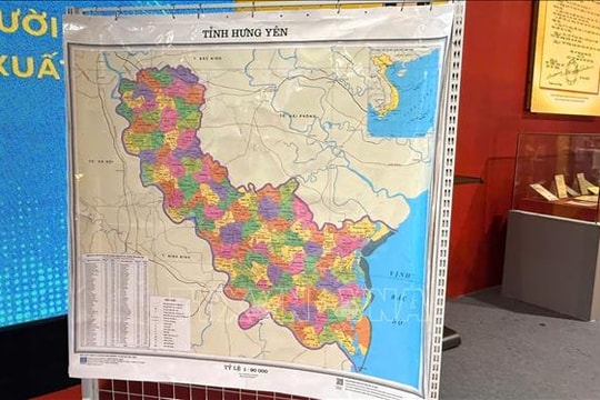 Triển lãm thành tựu đất nước: Lần đầu ra mắt các ấn phẩm 'Bản đồ Việt Nam 34 tỉnh, thành'