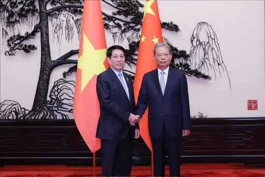 Chủ tịch nước Lương Cường hội kiến Ủy viên trưởng Nhân đại toàn quốc Trung Quốc Triệu Lạc Tế