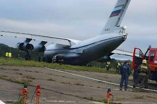 Máy bay vận tải quân sự Nga hạ cánh khẩn cấp do gặp sự cố