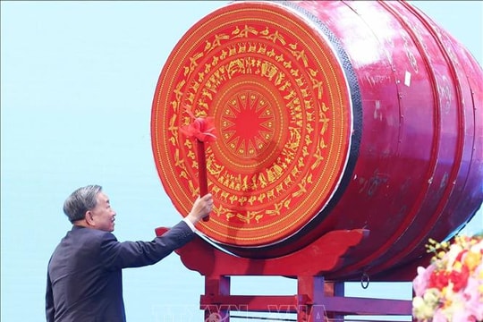 Tổng Bí thư Tô Lâm: Không áp đặt những chuẩn mực cũ cho một nền giáo dục hiện đại