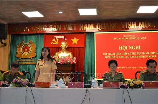 Công an TP Hồ Chí Minh đối thoại với người dân về giải quyết thủ tục hành chính