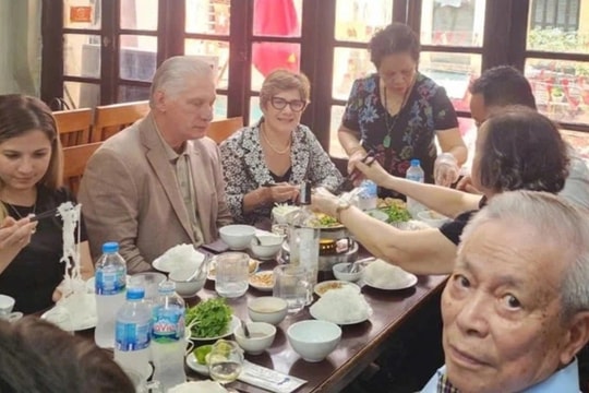 Chuyện bữa trưa với nem rán, chả cá của Chủ tịch Cuba và Phu nhân ở Hà Nội
