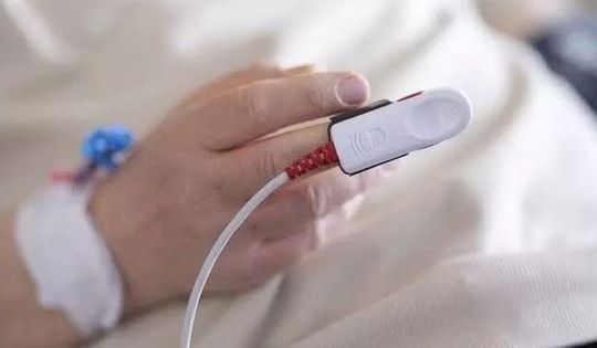 Người đàn ông 46 tuổi tử vong sau khi ăn thịt thừa để trong tủ lạnh