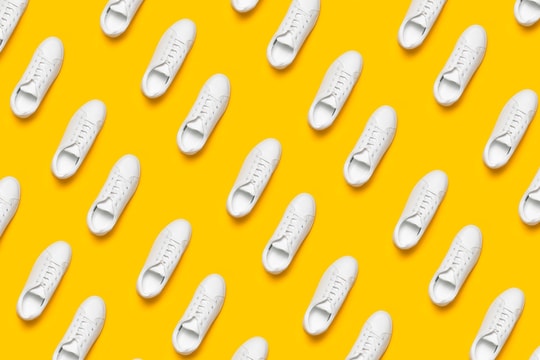 Mang giày không vừa vặn có thể khiến bạn đau lưng, hông, đầu gối...