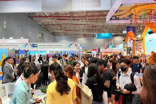 Đông đảo người dân săn tour giảm giá tại ITE HCMC 2025