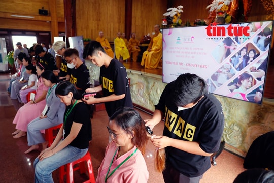 TP Hồ Chí Minh: Gần 1000 lọn tóc hiến tặng bệnh nhân ung thư dịp Vu Lan
