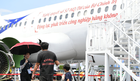 Lý do Việt Nam chưa sản xuất được con ốc 100 USD trên bánh máy bay