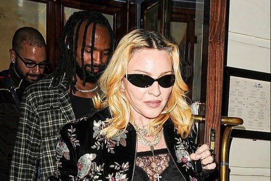 Madonna bên tình trẻ kém 29 tuổi