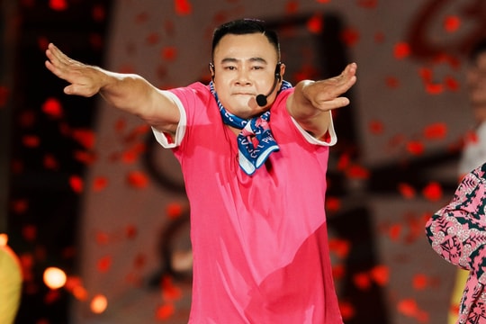 Tự Long cứu concert Anh trai vượt ngàn chông gai lê thê đến rạng sáng