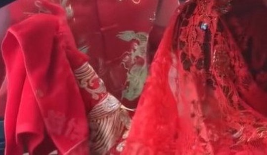 Cô dâu đòi hơn 600 triệu "phí xuống xe hoa", chú rể lập tức làm điều này khiến cả họ "đứng hình"