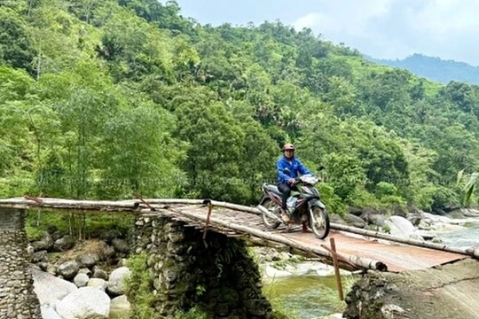 Người dân nơi "nóc nhà Đông Bắc" và nỗi ám ảnh khi lũ dữ, mưa về