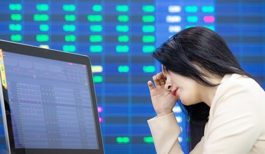 VN-Index hụt hơi sau đỉnh 1.700, dòng tiền vẫn ở lại thị trường