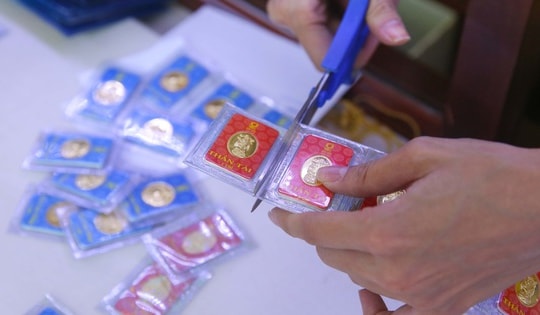 Giá vàng miếng neo ở mức cao, Ngân hàng Nhà nước nghiêm cấm đầu cơ, làm giá, trục lợi