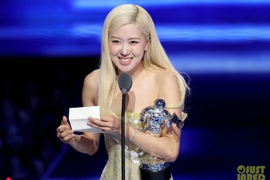 'APT.' của Rosé làm nên lịch sử