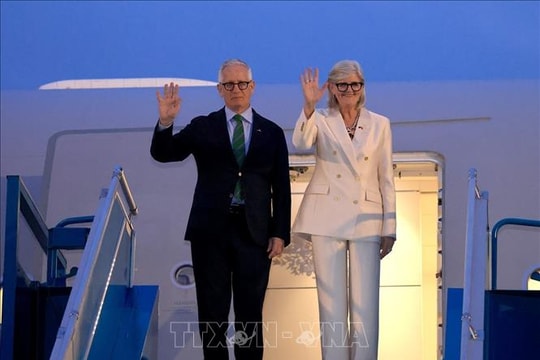 Toàn quyền Australia Sam Mostyn và Phu quân bắt đầu thăm cấp Nhà nước tới Việt Nam