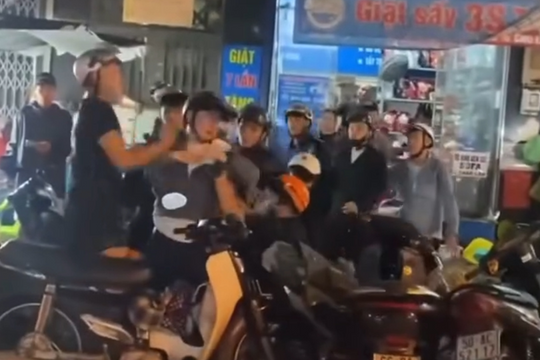 TP Hồ Chí Minh: Xác minh nhóm thanh niên hành hung đôi nam nữ giữa đường