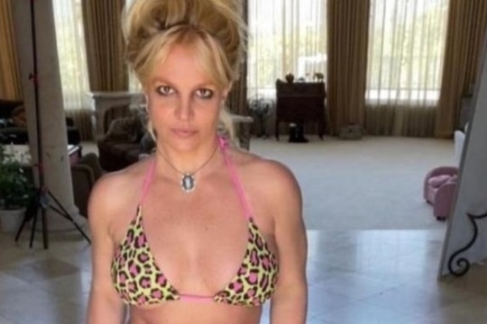 Britney Spears gây lo lắng