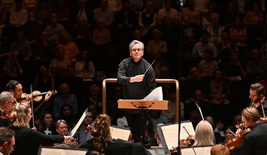 Dàn nhạc giao hưởng top 5 thế giới biểu diễn tại "Vietnam Airlines Classic - Hanoi Concert 2025"