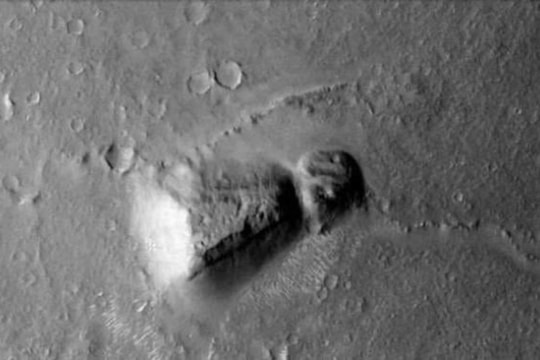 Cấu trúc hình chìa khóa bí ẩn trên sao Hỏa