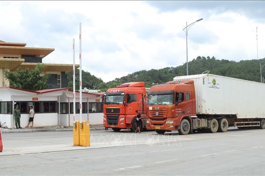 Thông quan hàng hóa được đẩy nhanh tại các cửa khẩu Lạng Sơn