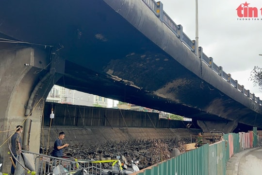 Đường dẫn cầu Vĩnh Tuy vẫn khai thác an toàn nhưng cần sửa chữa hư hỏng sau vụ cháy