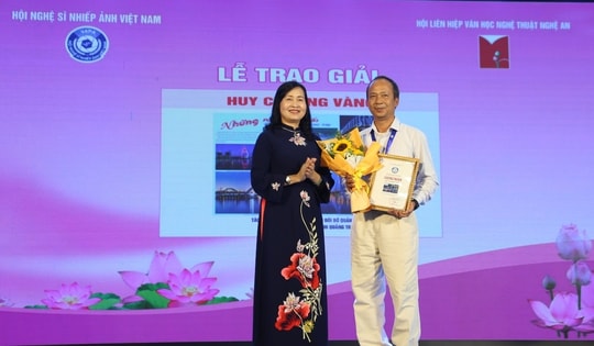 Trao giải và khai mạc Liên hoan Ảnh Nghệ thuật Bắc Trung Bộ lần thứ 31