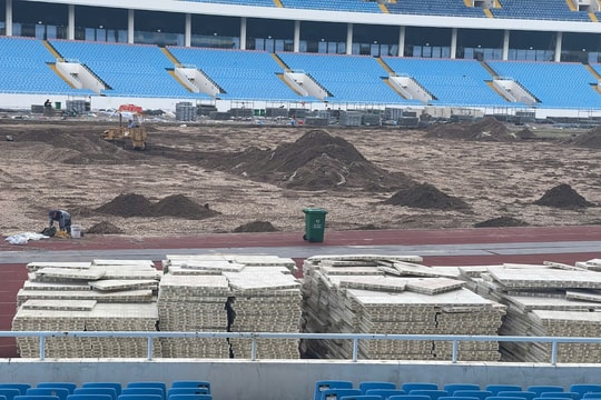 Sân Mỹ Đình đào xới mặt cỏ, hứa hẹn diện mạo mới sau 3 tháng